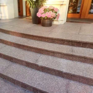 Stopnica granitowa polerowana Multicolor Red 120x33x2 cm