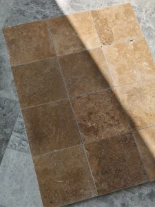 Trawertyn Noce CC Niewypełniony Szlif Bębnowany 20,3x20,3x1,2 cm