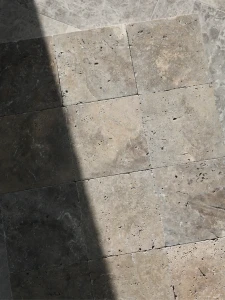 Trawertyn Silver Premium Niewypełniony Bębnowany Szlif 20,3x20,3x1,2 cm