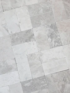 Płytka marmurowa Bębnowana Royal White 7,5x15x1 cm