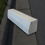Krawężnik granitowy 20x30 cm ze skosem
