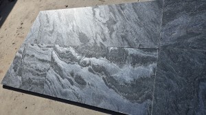 Real foto Silver grey 30x90 leather.jpeg